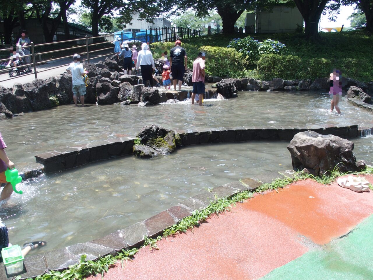 北本市子供公園のせせらぎ