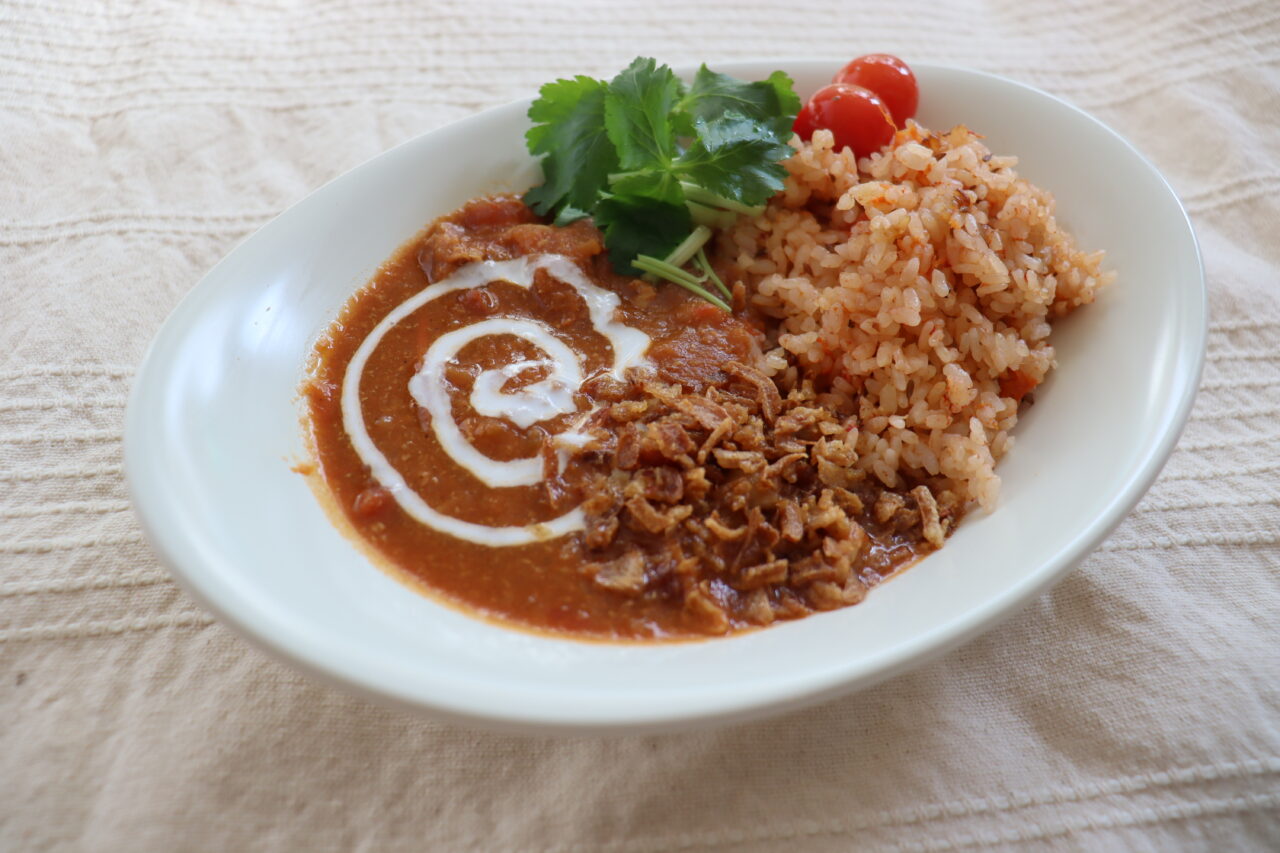 ＆greenCAFEの一番人気メニュー一条もんこさん監修の北本トマトカレー