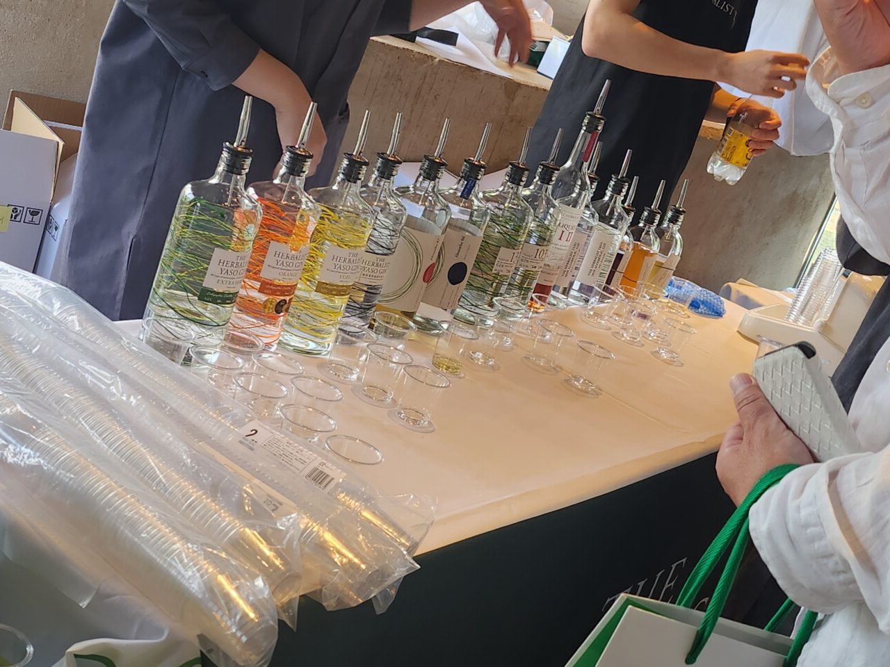和みカフェにオープンした日本酒 クラフトジン居酒屋Ay